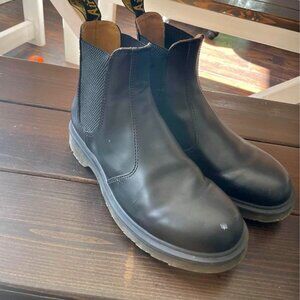 Doc Martens Chelsea boots